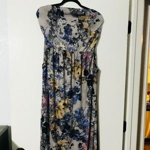 Floral Strapless Dress with pockets !!